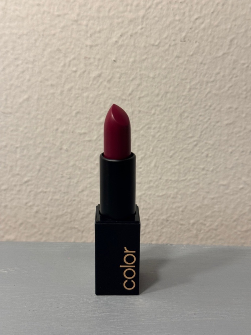 Color Street Baddie Lipstick in Satin Finish